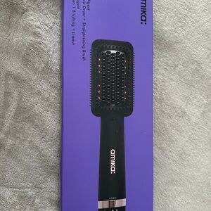 Anika 2-in1 blow dryer + straightening brush